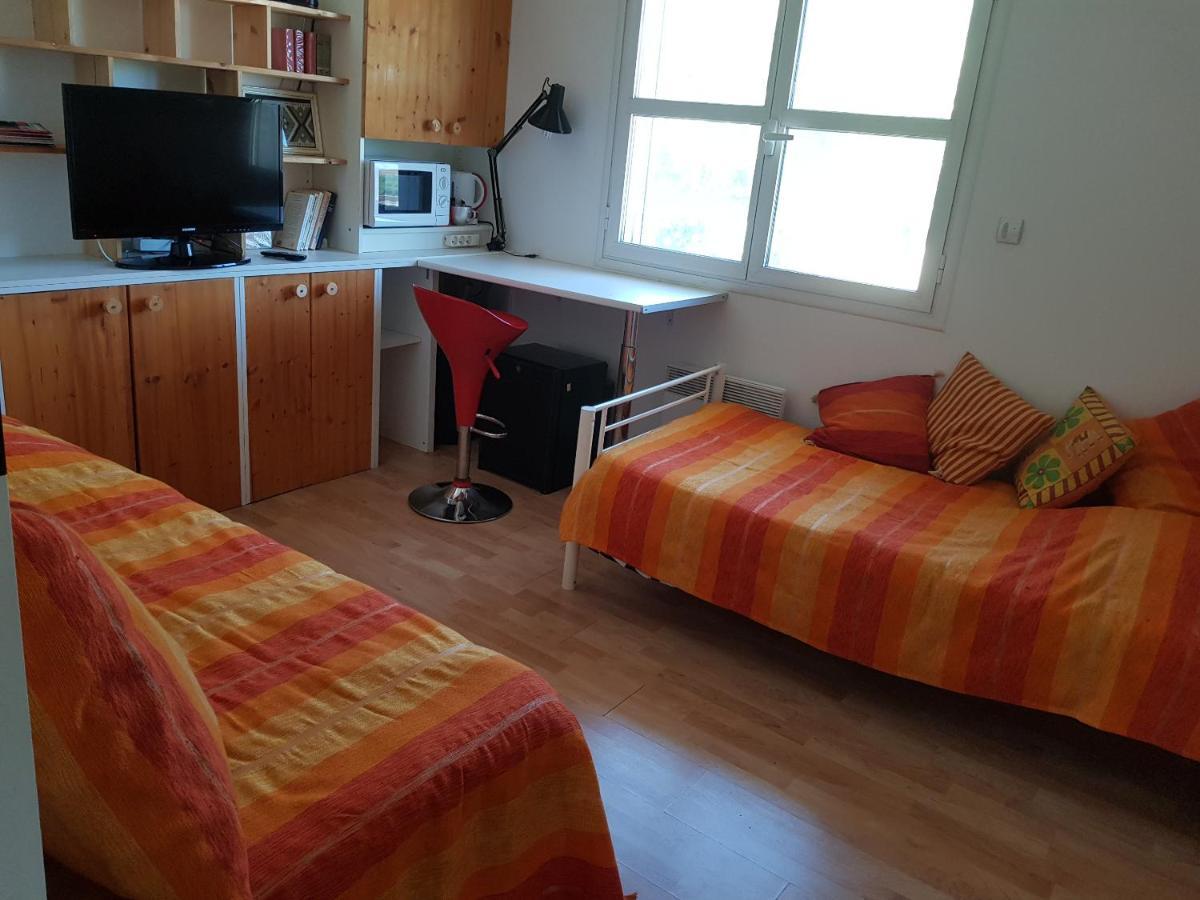 La Croisee Des Chemins Bed & Breakfast Калвисон Екстериор снимка