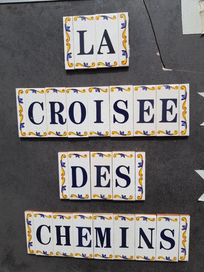 La Croisee Des Chemins Bed & Breakfast Калвисон Екстериор снимка